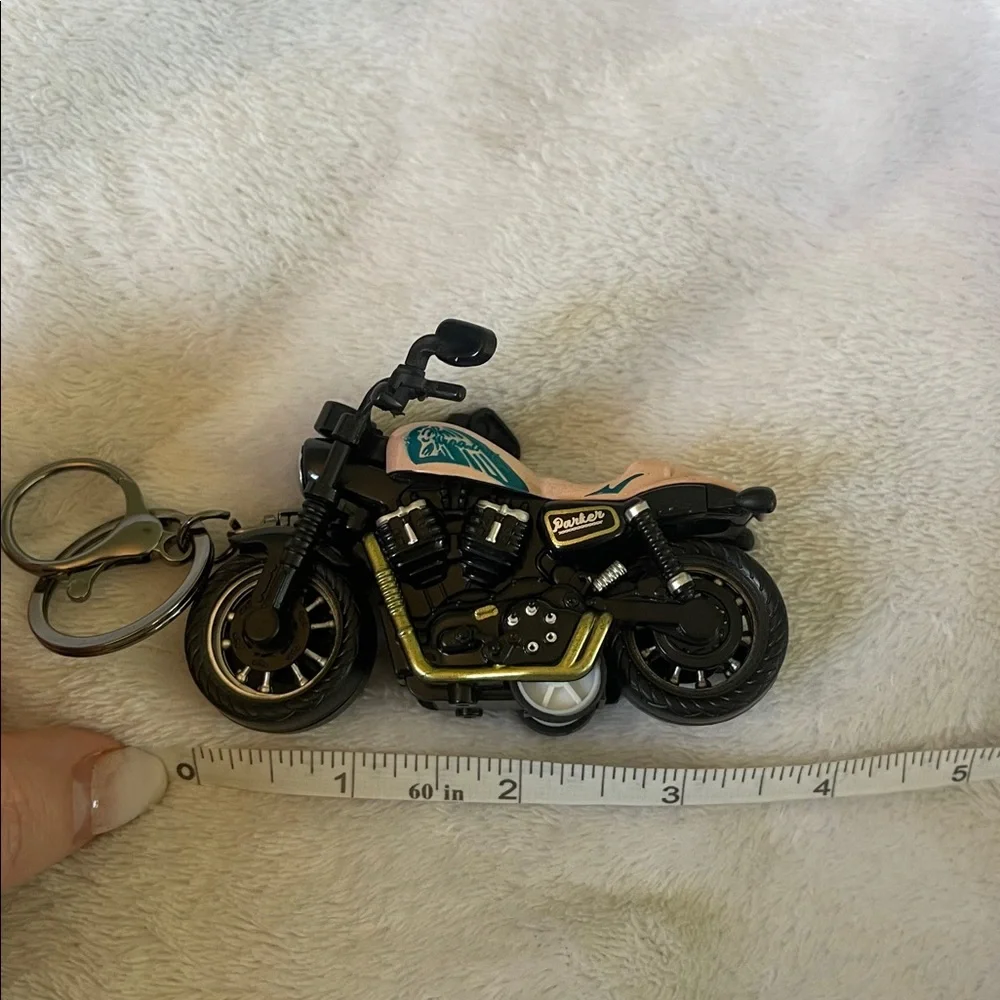 Parker Black and peach Cream Motorcycle Keychain new with lobster clip